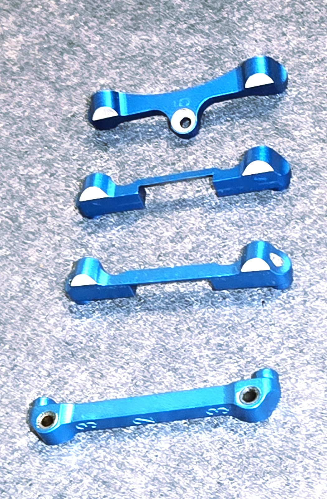 Vintage Associated TC3 Blue Aluminum Front & Rear Suspension Arm Pin Mounts RARE