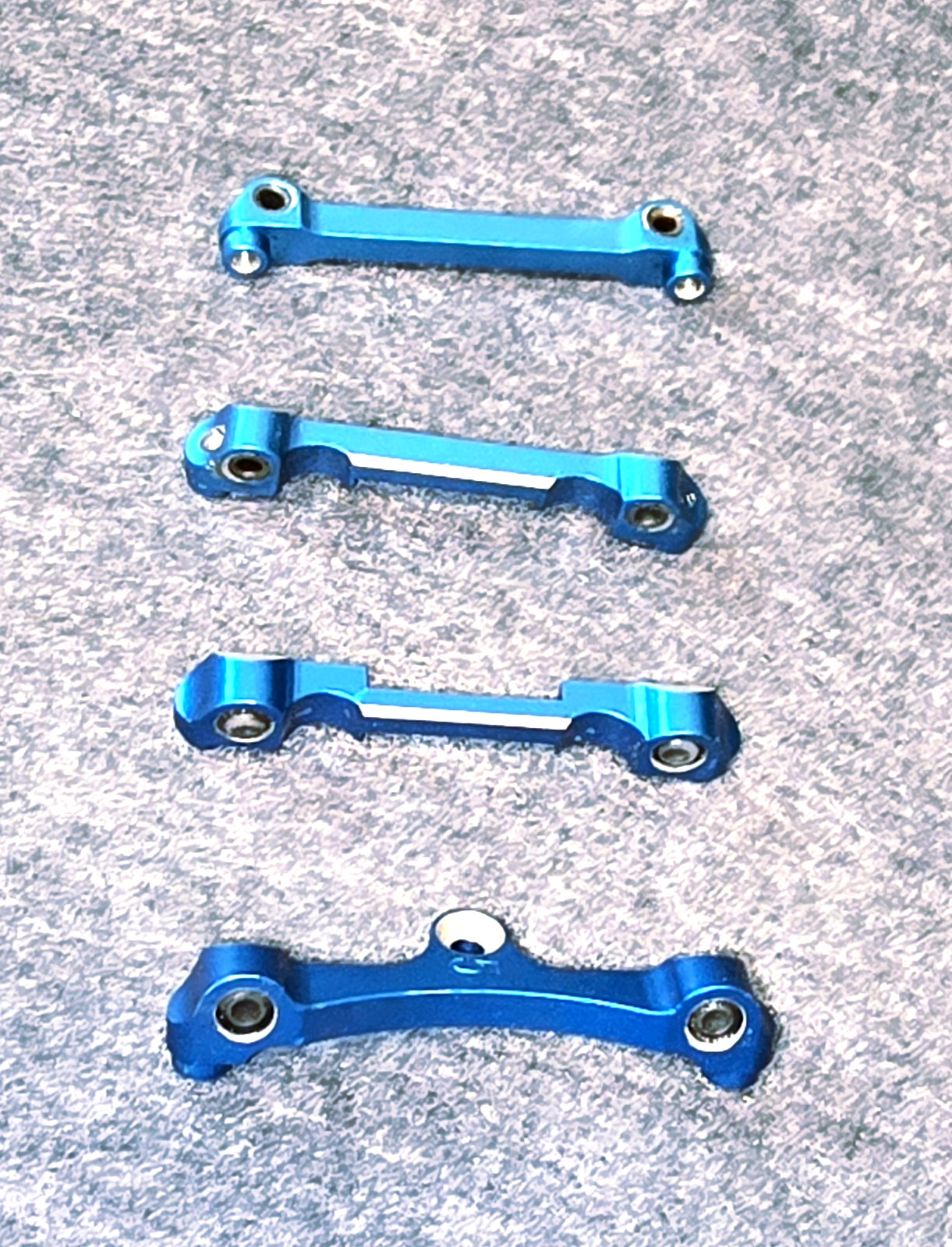 Vintage Associated TC3 Blue Aluminum Front & Rear Suspension Arm Pin Mounts RARE