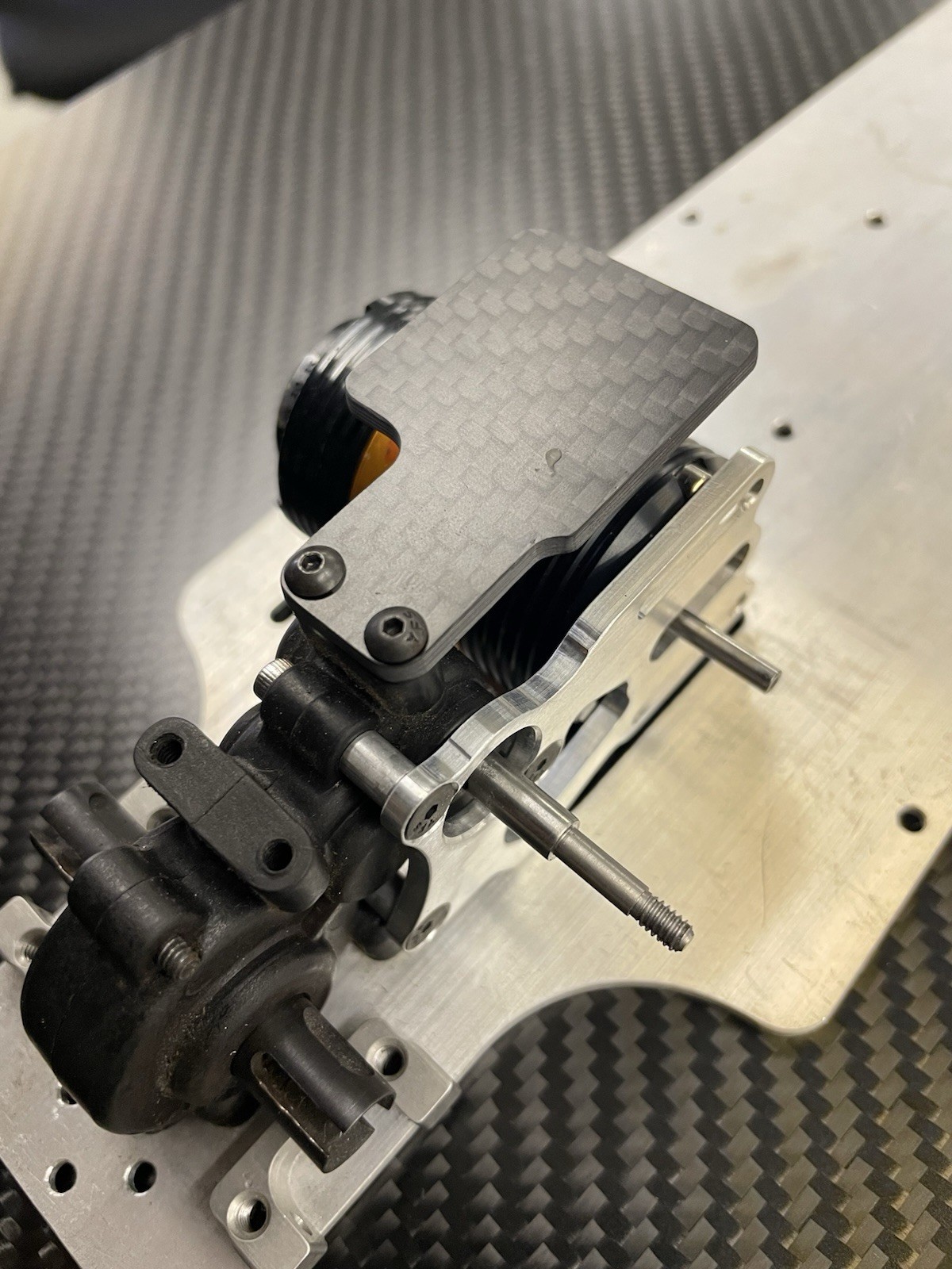 Team Associated GT ESC Mount for GTE Conversions Carbon Fiber