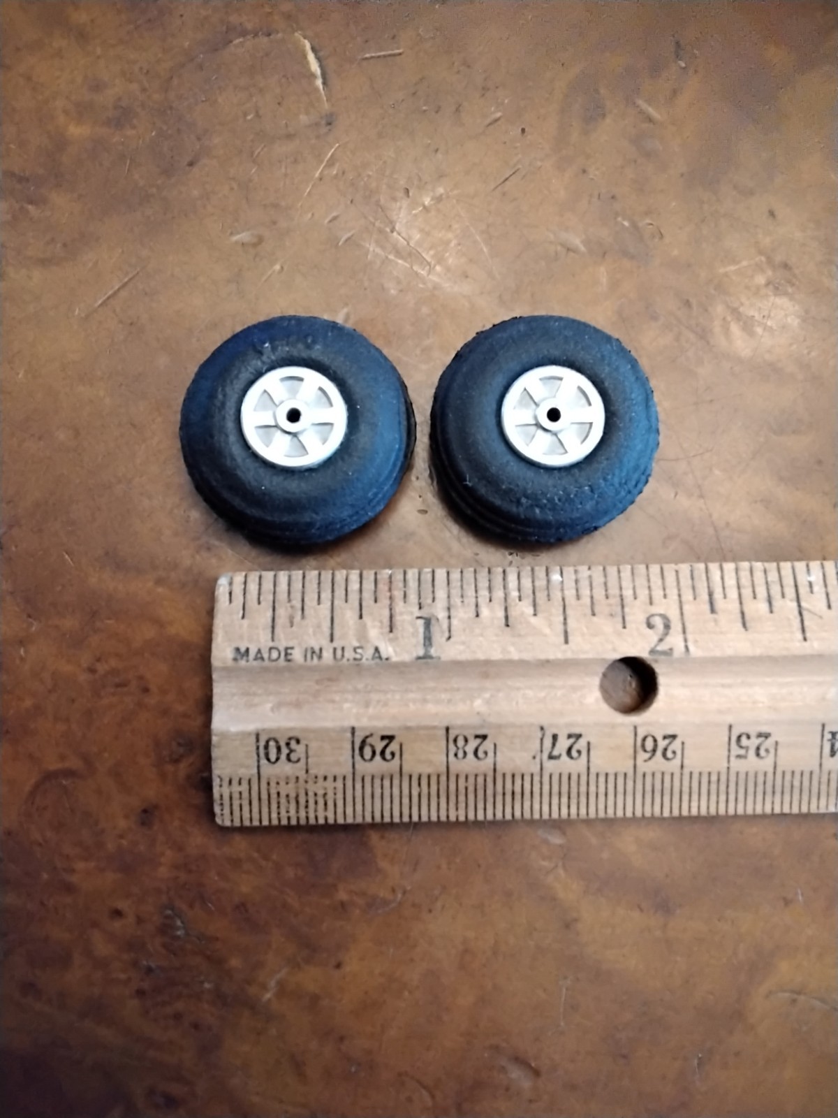VECO 1″ TREADED MODEL AIRPLANE WHEELS, 1 PAIR, NEW OLD STOCK