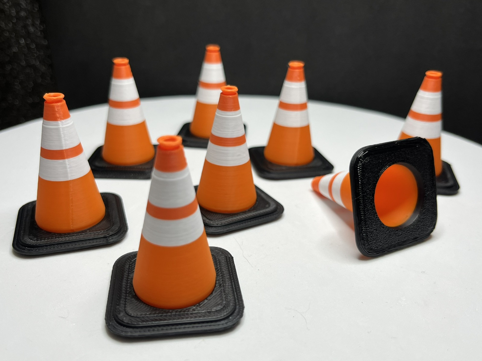 1/10 Traffic Cones (8pcs)