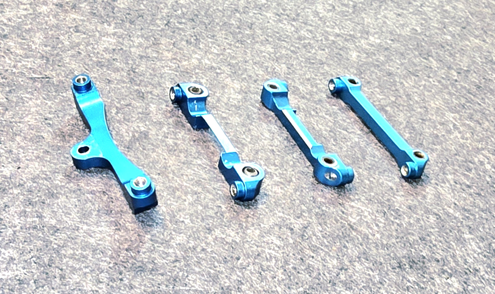 Vintage Associated TC3 Blue Aluminum Front & Rear Suspension Arm Pin Mounts RARE