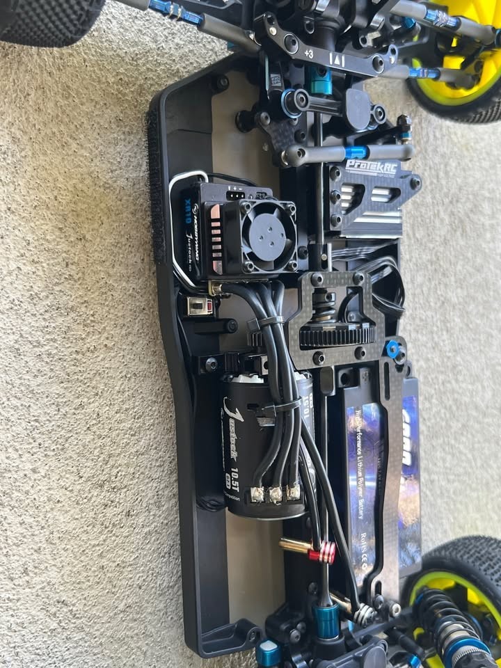 Team associated RC10B74.1