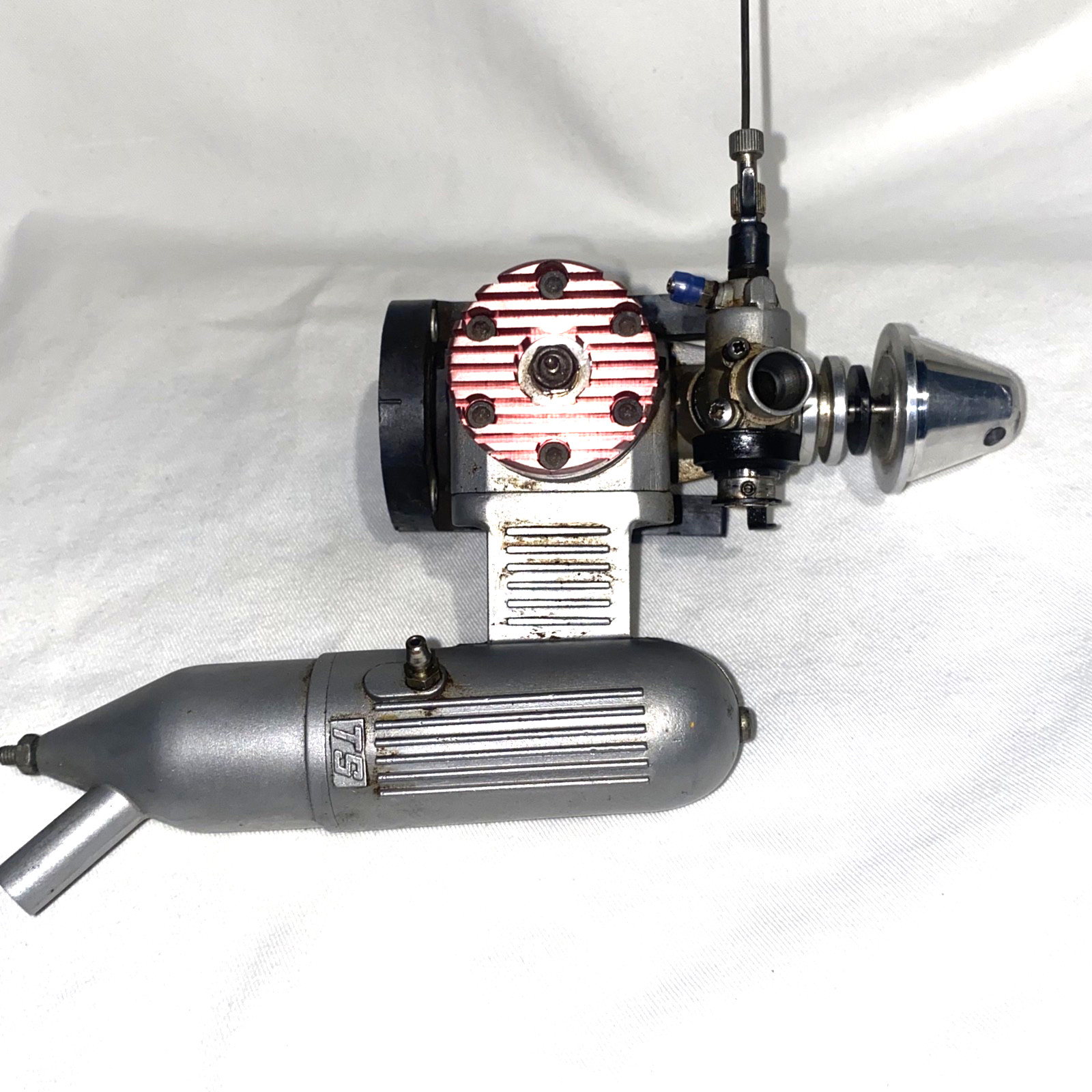 RC TS 40 RC ENGINE W/CARB AND EXHAUST MOUNT SPINS HAS COMPRESSION SOLD FOR PARTS