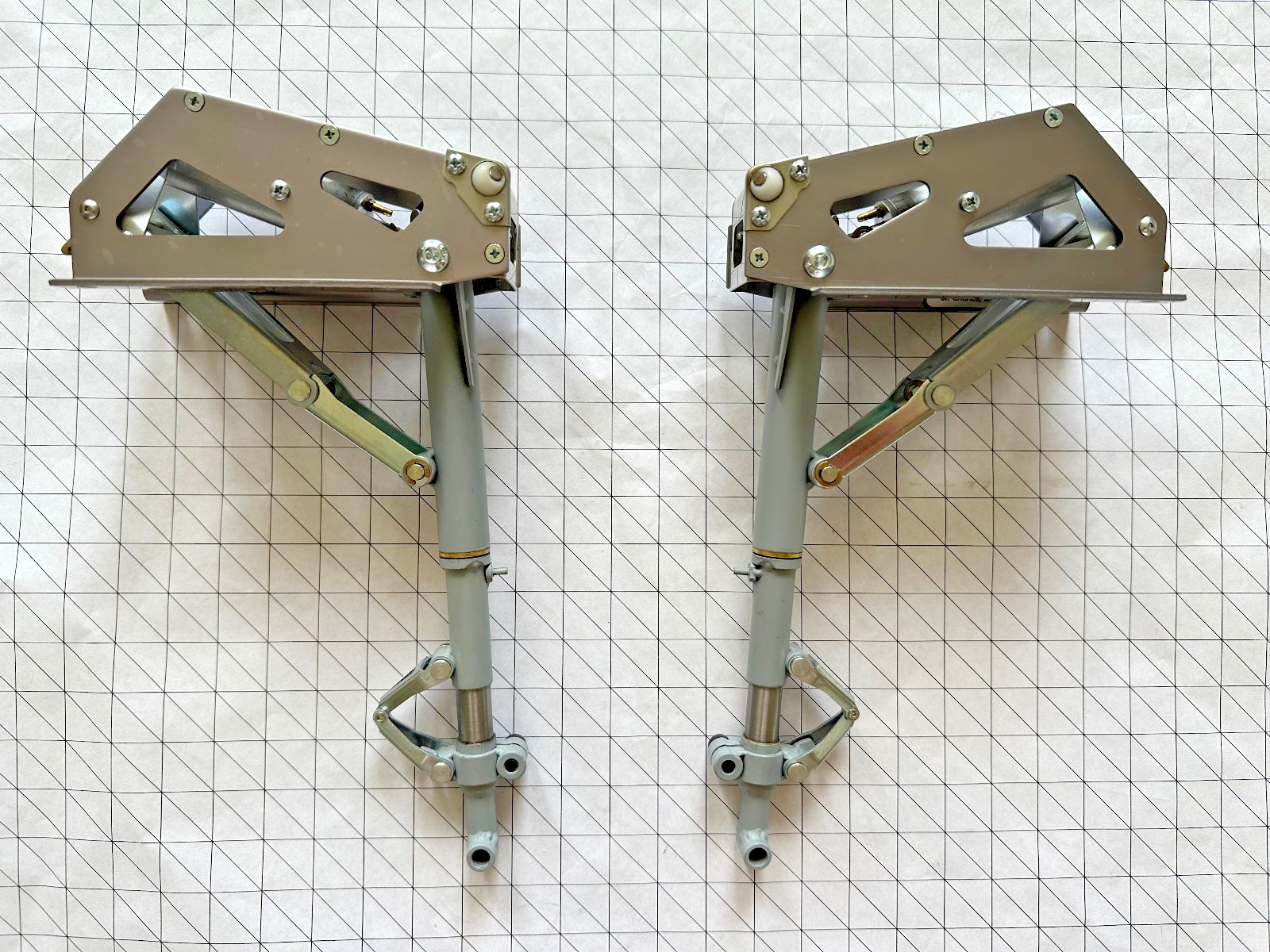 Robart #148 Series Rotating Retracts for 1/4 – 1/5 Large Scale Planes *** NEW***