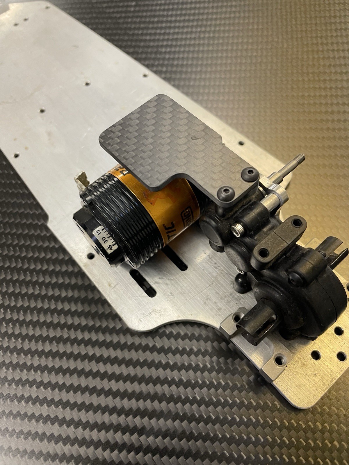Team Associated GT ESC Mount for GTE Conversions Carbon Fiber