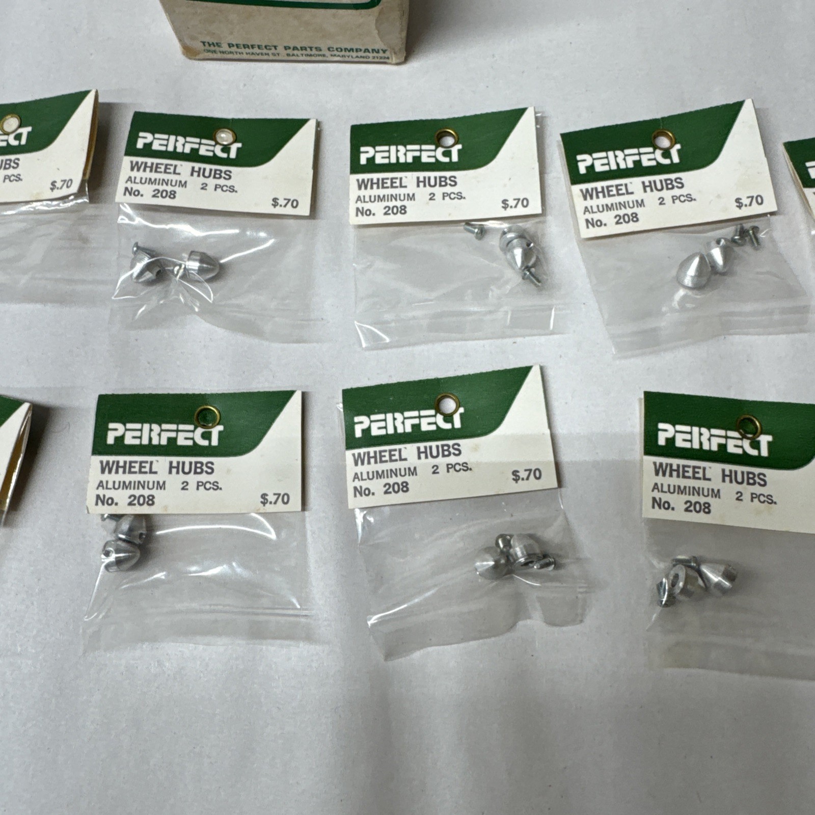 VINTAGE R/C AIRPLANE PARTS- PERFECT – WHEEL HUBS, ALUMINUM, #208 Lot Of 12 NOS