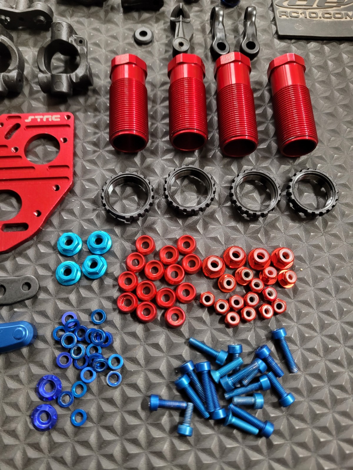 Saddle Pack & Aluminum Screw Uprade Set For Team Associated SC10 4×4 Used