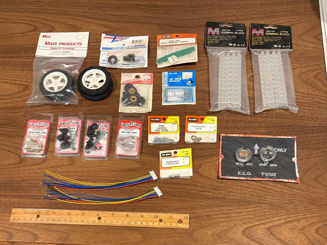 17 MISC. RC Airplane Parts LOT Great Planes Morris DU-BRO Tru-Turn MAXX SIG NOS!