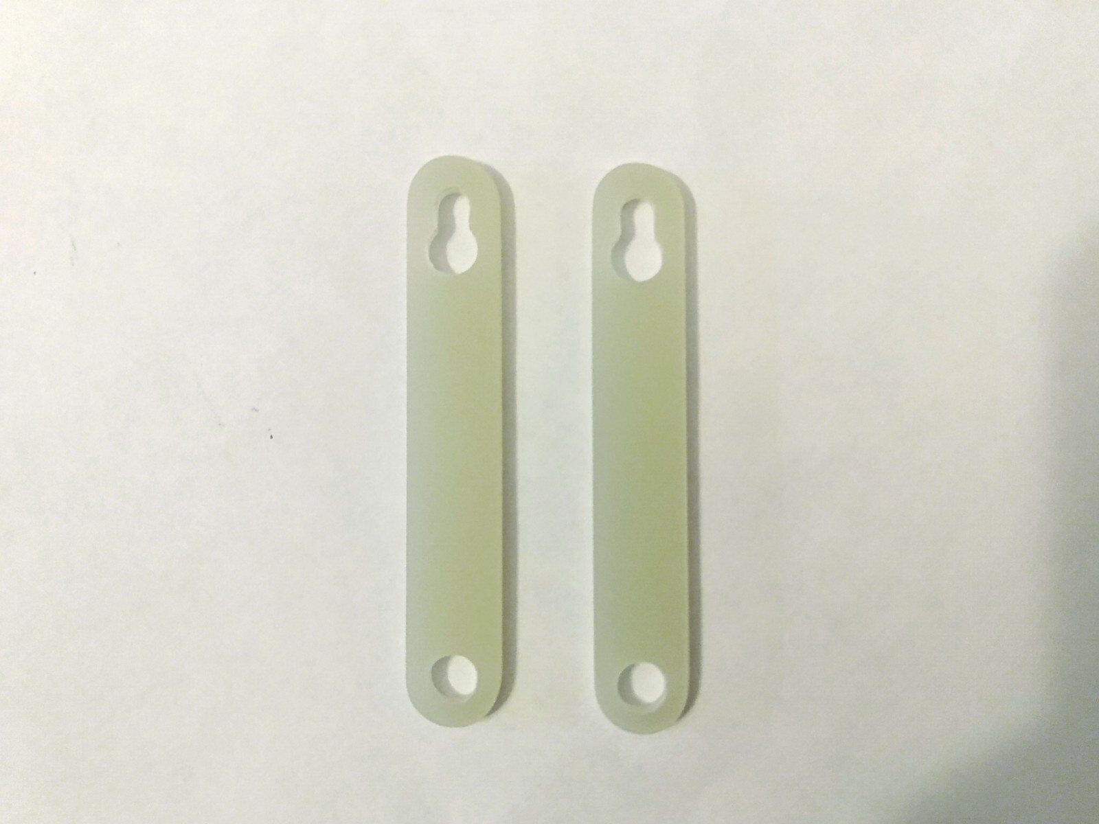 Team Associated 6335 Vintage RC10 Battery Cup Braces (Natural)