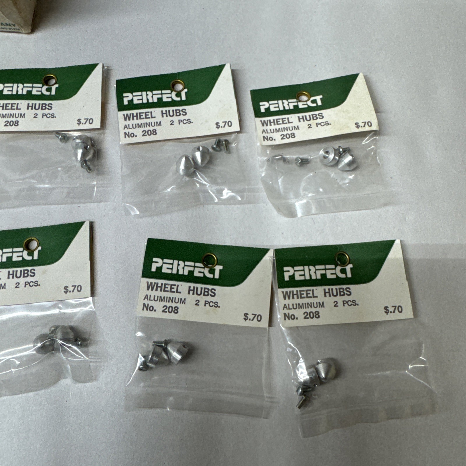 VINTAGE R/C AIRPLANE PARTS- PERFECT – WHEEL HUBS, ALUMINUM, #208 Lot Of 12 NOS