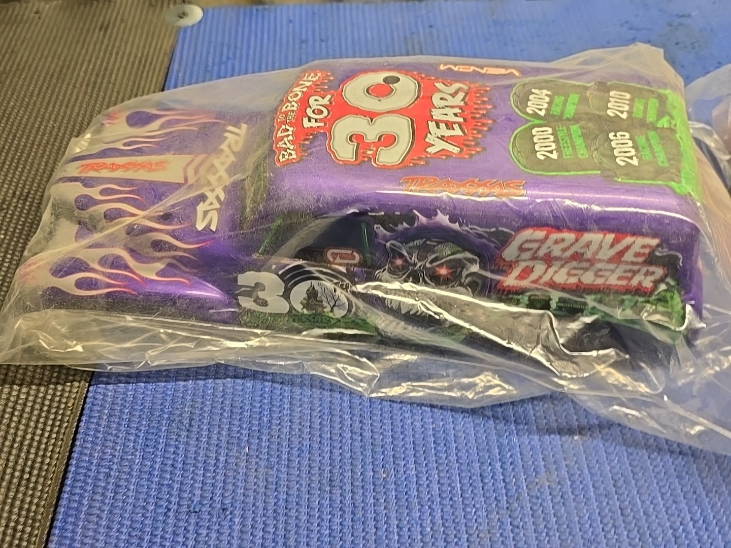 GRAVE DIGGER 1/10 GRAVE DIGGER STAMPEDE 30TH ANNIVERSARY NEW TAKE OFF
