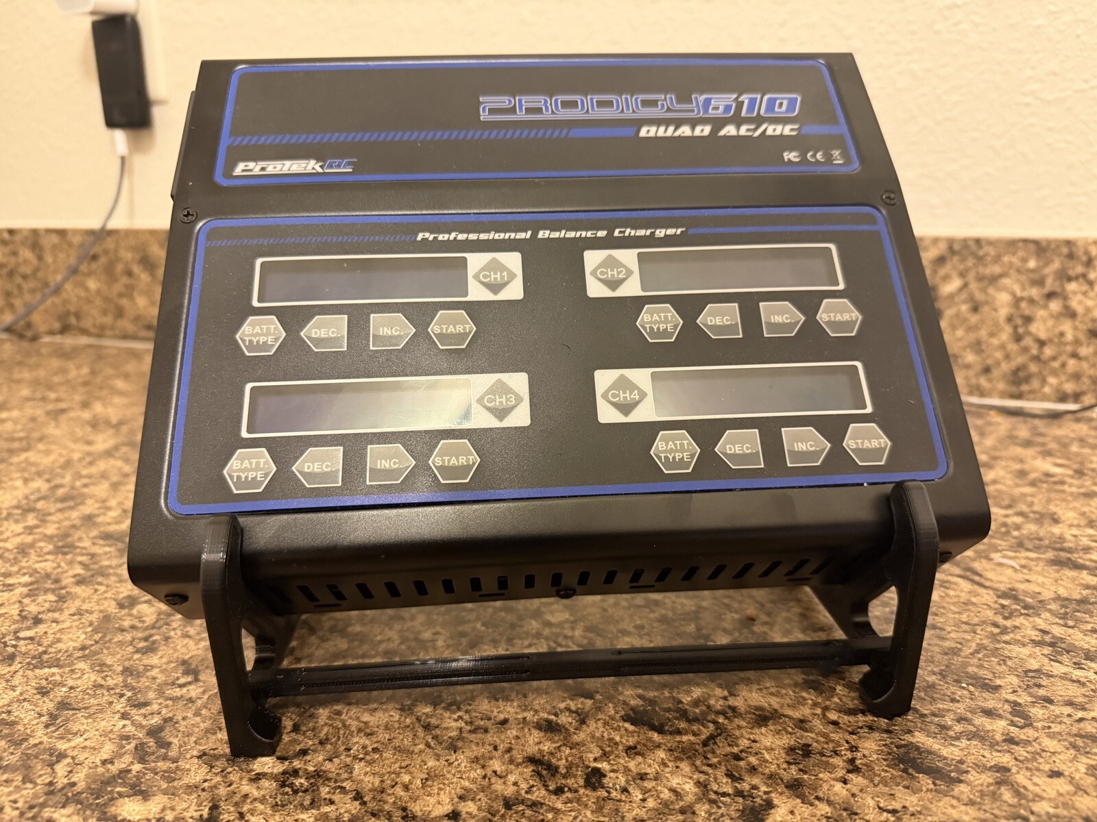 Protek RC “Prodigy 610 Quad AC/DC” Collapsible Charger Stand