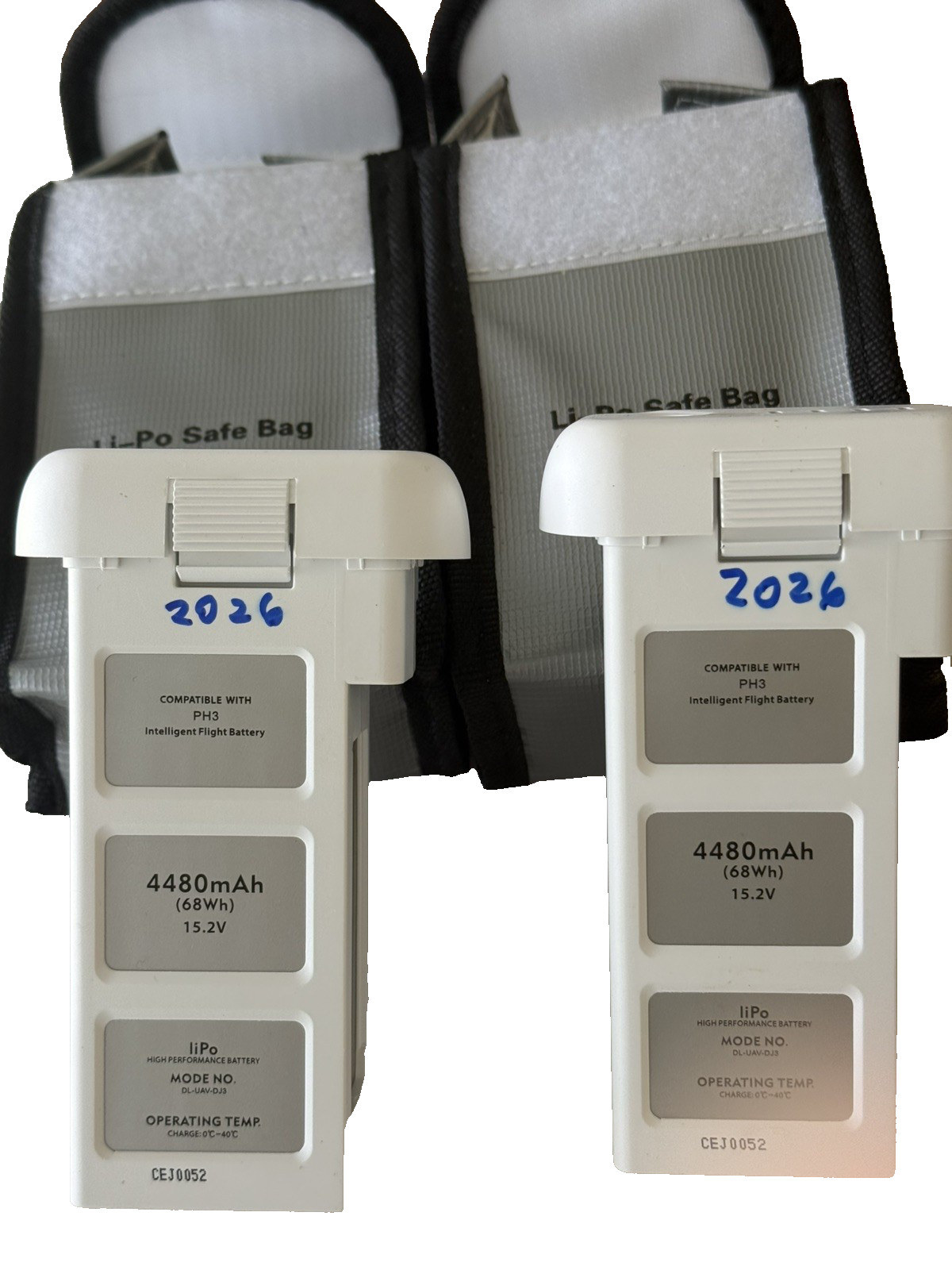 2 DJI Phantom 3 Professional Advanced Battery + 2 LiPo battery bags