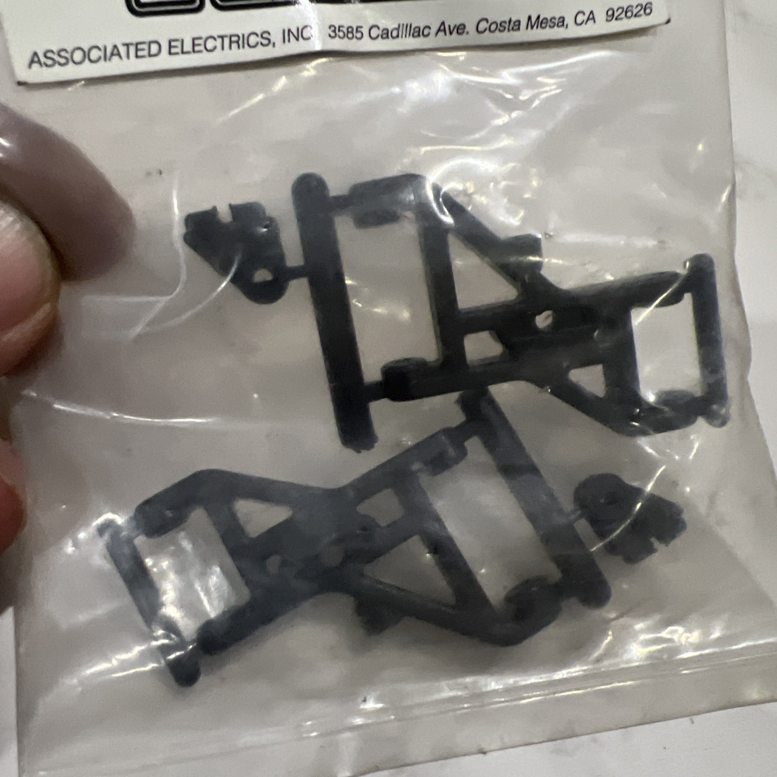 Team Associated 8810 Front A-Arms Molded Composite for RC10DS NIP RC Vintage
