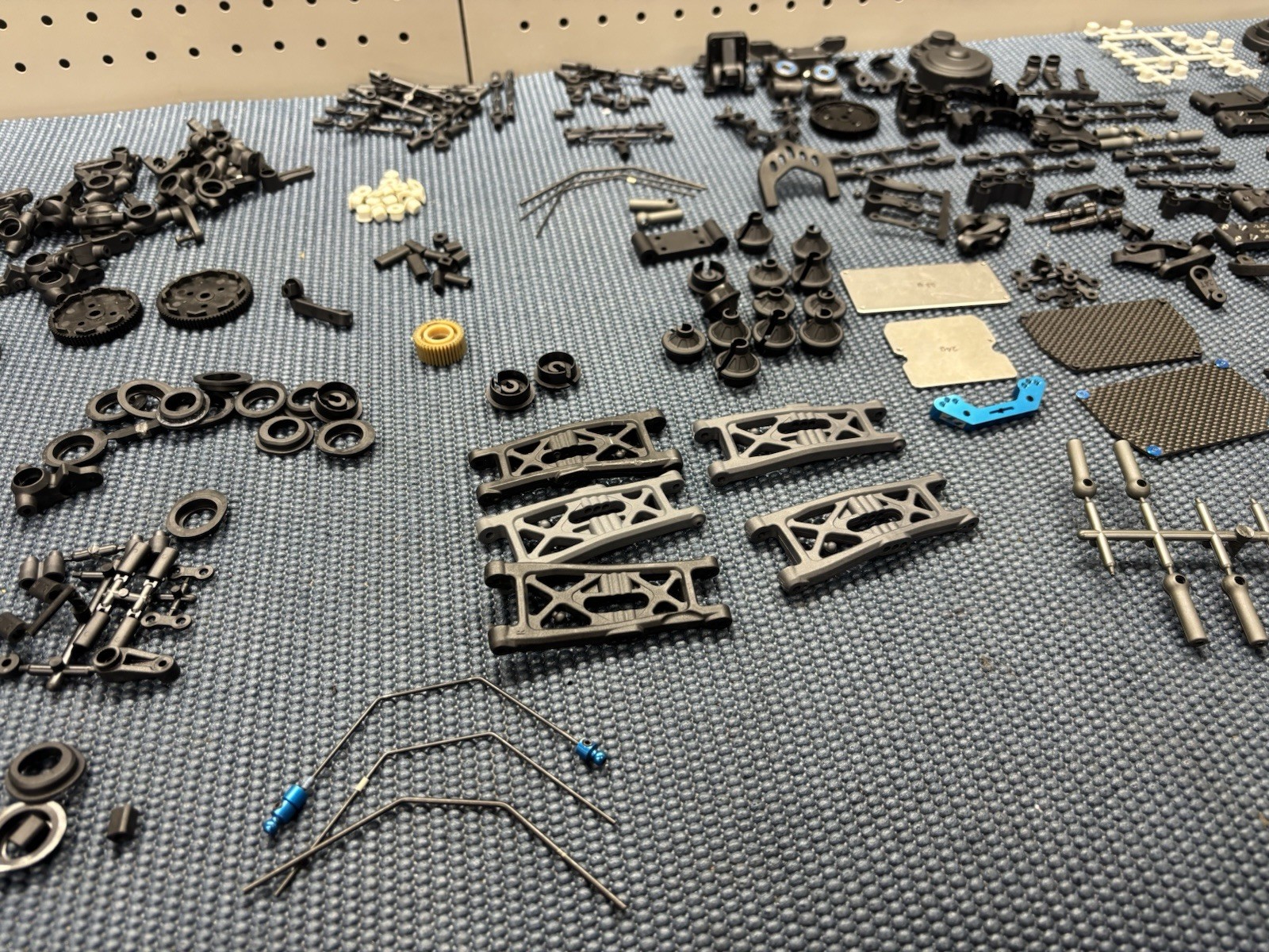 Team Associated B6/B7 Parts Lot