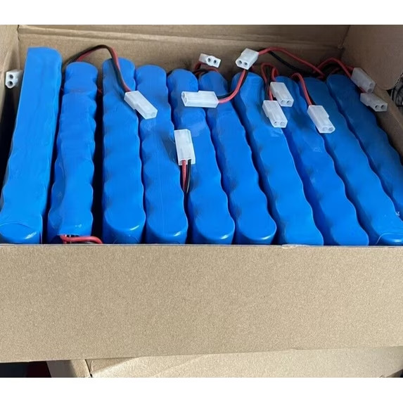 Battery pack 7.4V 8000mAh Li-ion Replacement Battery for Heated Lunch Box Type A