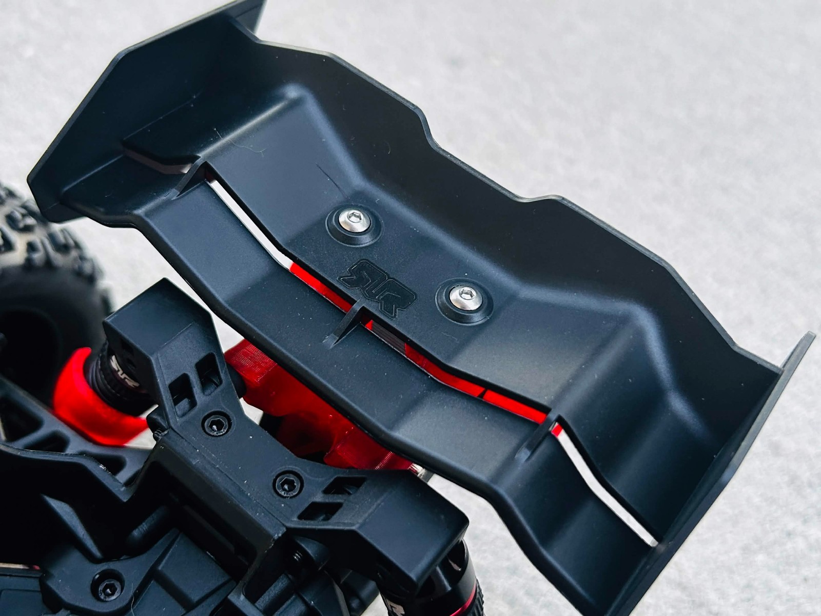 Mini Kraton 3S Wing Mount and Wheelie Bar