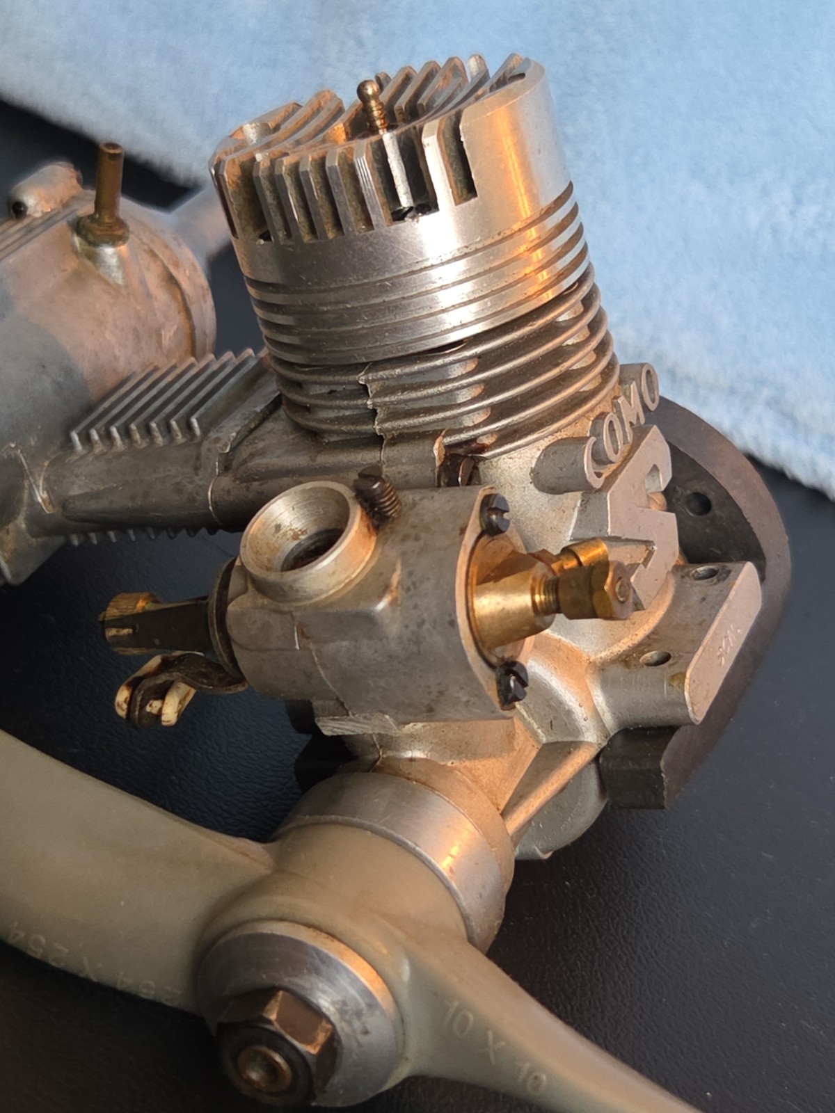 Como .40 S SCH (Schnürle ported) two-stroke RC glow engine. Untested. Good Comp