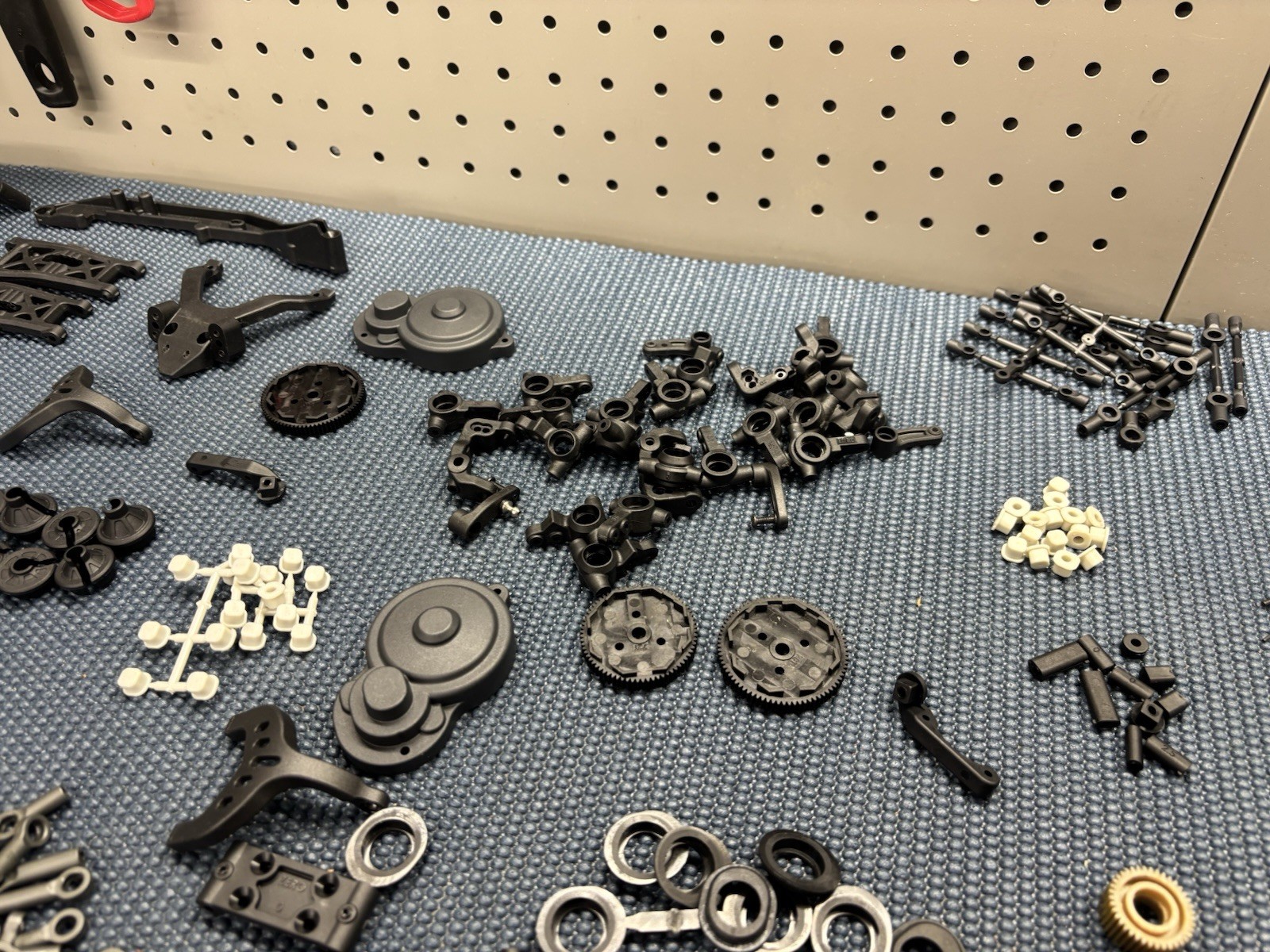 Team Associated B6/B7 Parts Lot