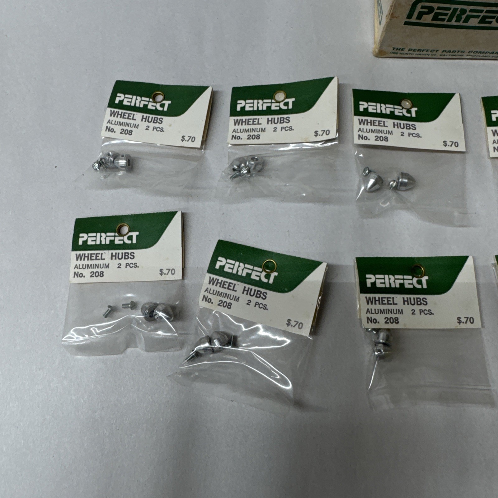 VINTAGE R/C AIRPLANE PARTS- PERFECT – WHEEL HUBS, ALUMINUM, #208 Lot Of 12 NOS