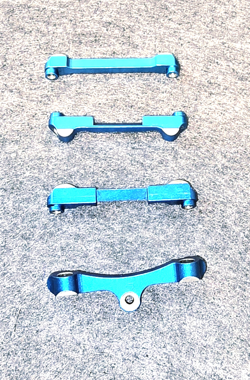 Vintage Associated TC3 Blue Aluminum Front & Rear Suspension Arm Pin Mounts RARE