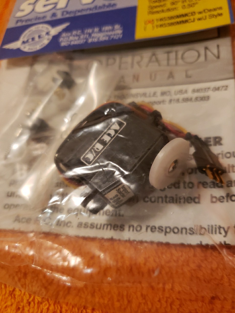 ACE Servos – Micro 380 Dean Connector 30 Oz-in Torque Servo – New – JT25