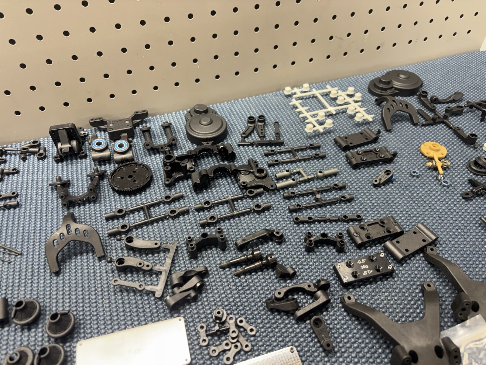 Team Associated B6/B7 Parts Lot