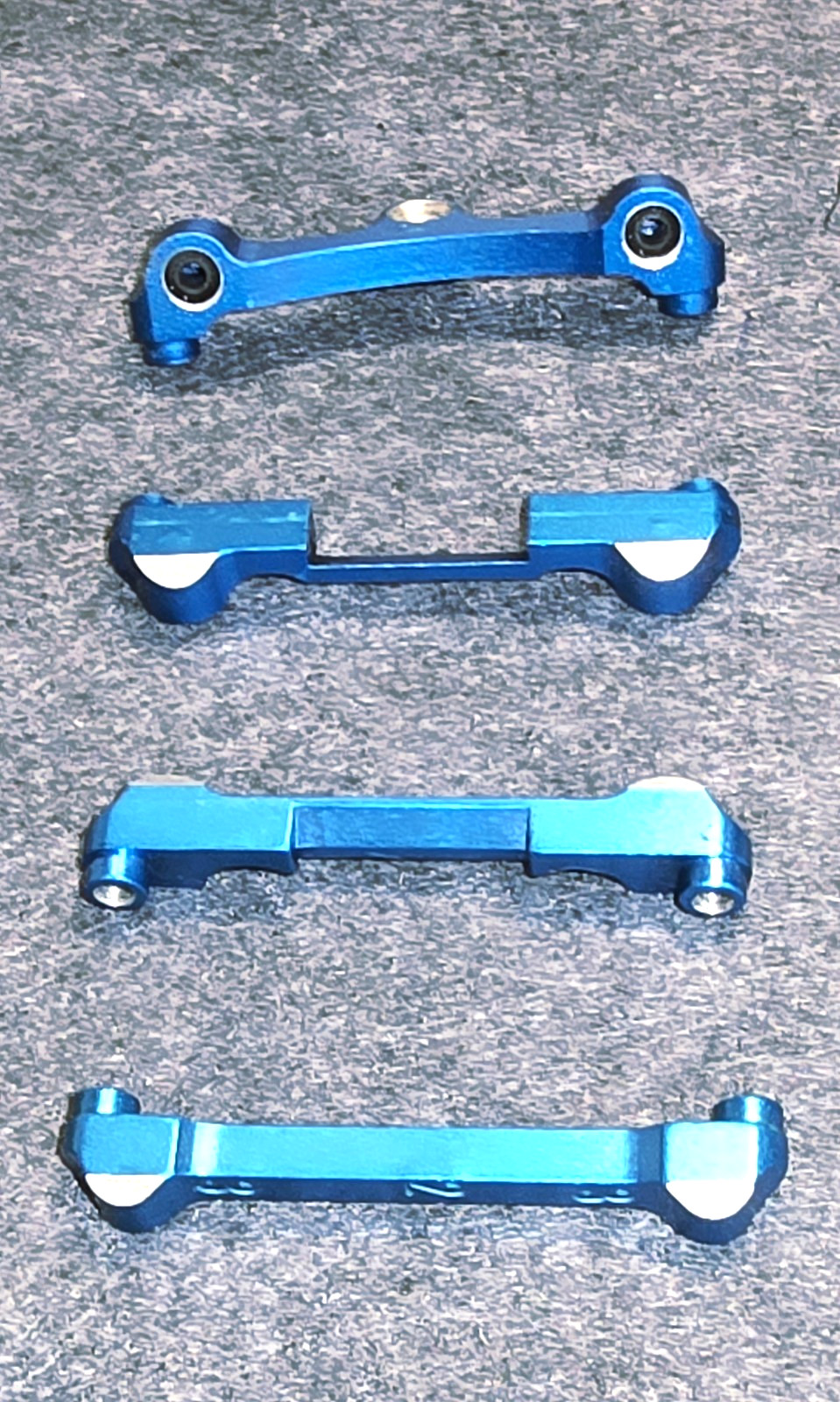 Vintage Associated TC3 Blue Aluminum Front & Rear Suspension Arm Pin Mounts RARE