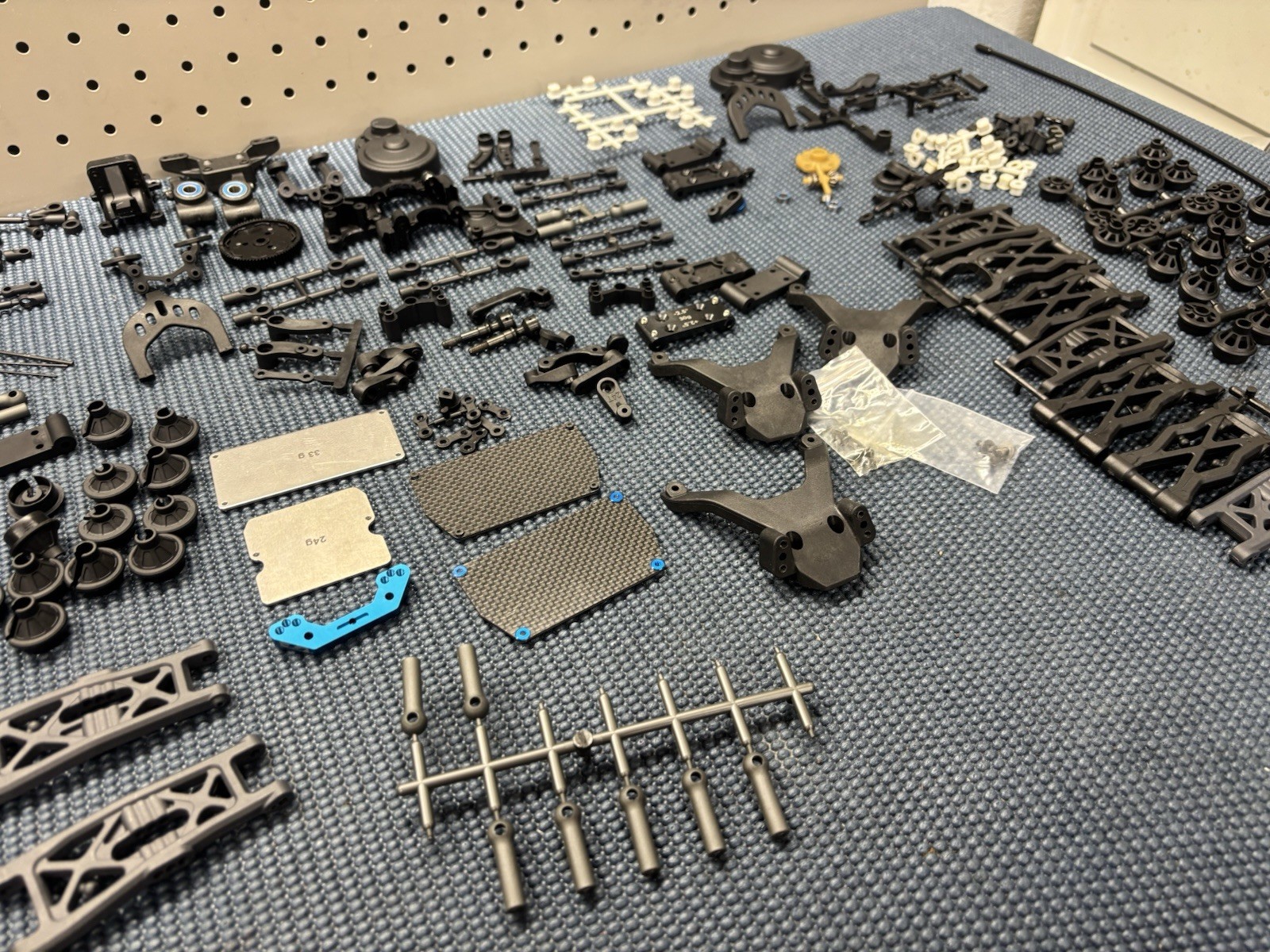 Team Associated B6/B7 Parts Lot