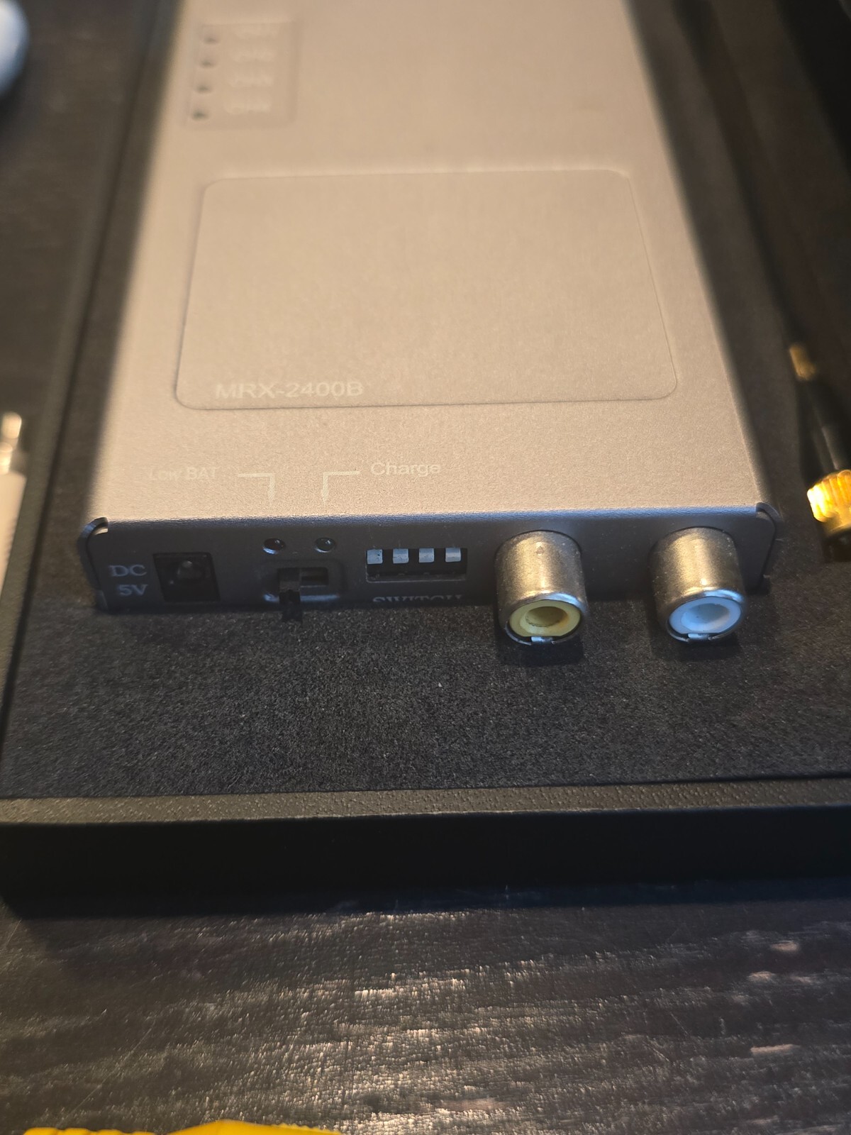 Wireless 2.4GHz Video Receiver/Transmitter With A/V and 4 Channels