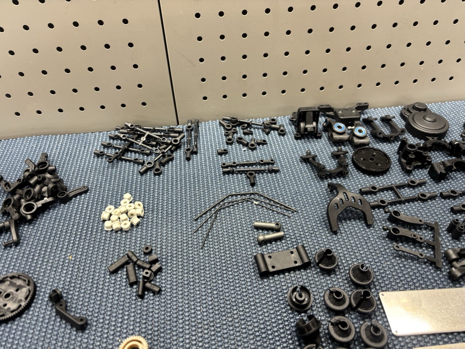 Team Associated B6/B7 Parts Lot