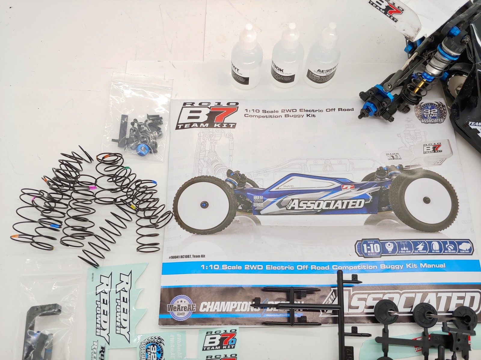 Team Associated RC10B7 B7 1/10 2wd Buggy Roller Slider Chassis w/ Body & Parts
