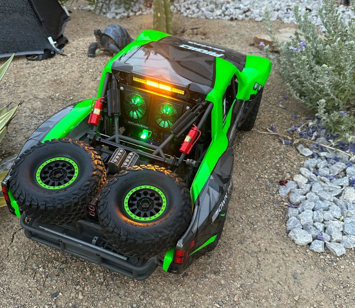 Traxxas UDR Motor ESC Dual Cooling Realistic Fan / Light Kit -MOJAVEflow Upgrade