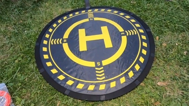 Universal Waterproof Drone Landing Pad with LED Light – 27.6″ Fast-Foldable for