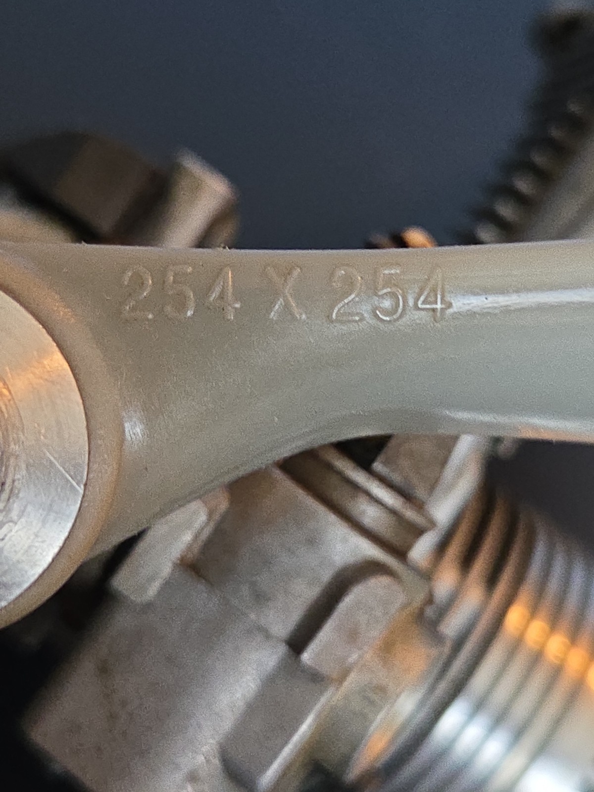 Como .40 S SCH (Schnürle ported) two-stroke RC glow engine. Untested. Good Comp