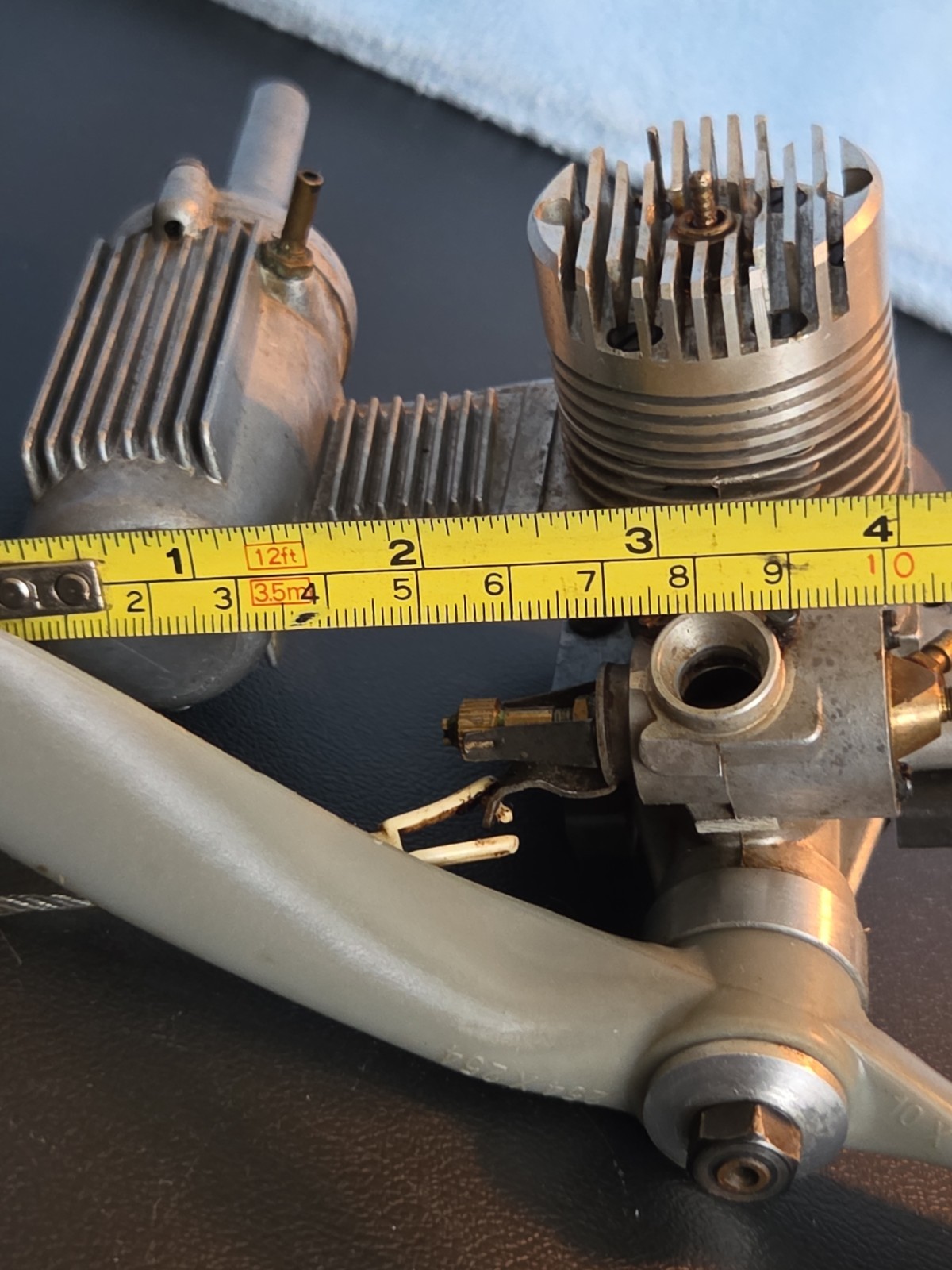 Como .40 S SCH (Schnürle ported) two-stroke RC glow engine. Untested. Good Comp