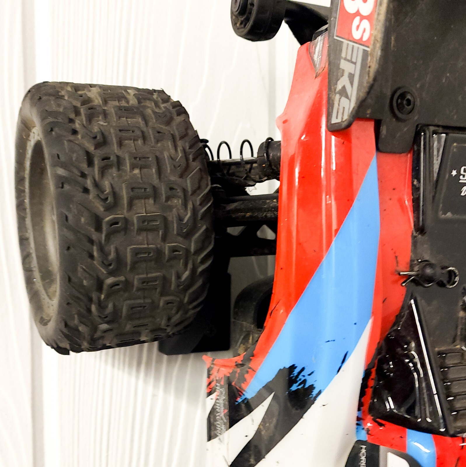 Low Profile Universal RC Wall Mount for Traxxas, Arrma, Redcat and More