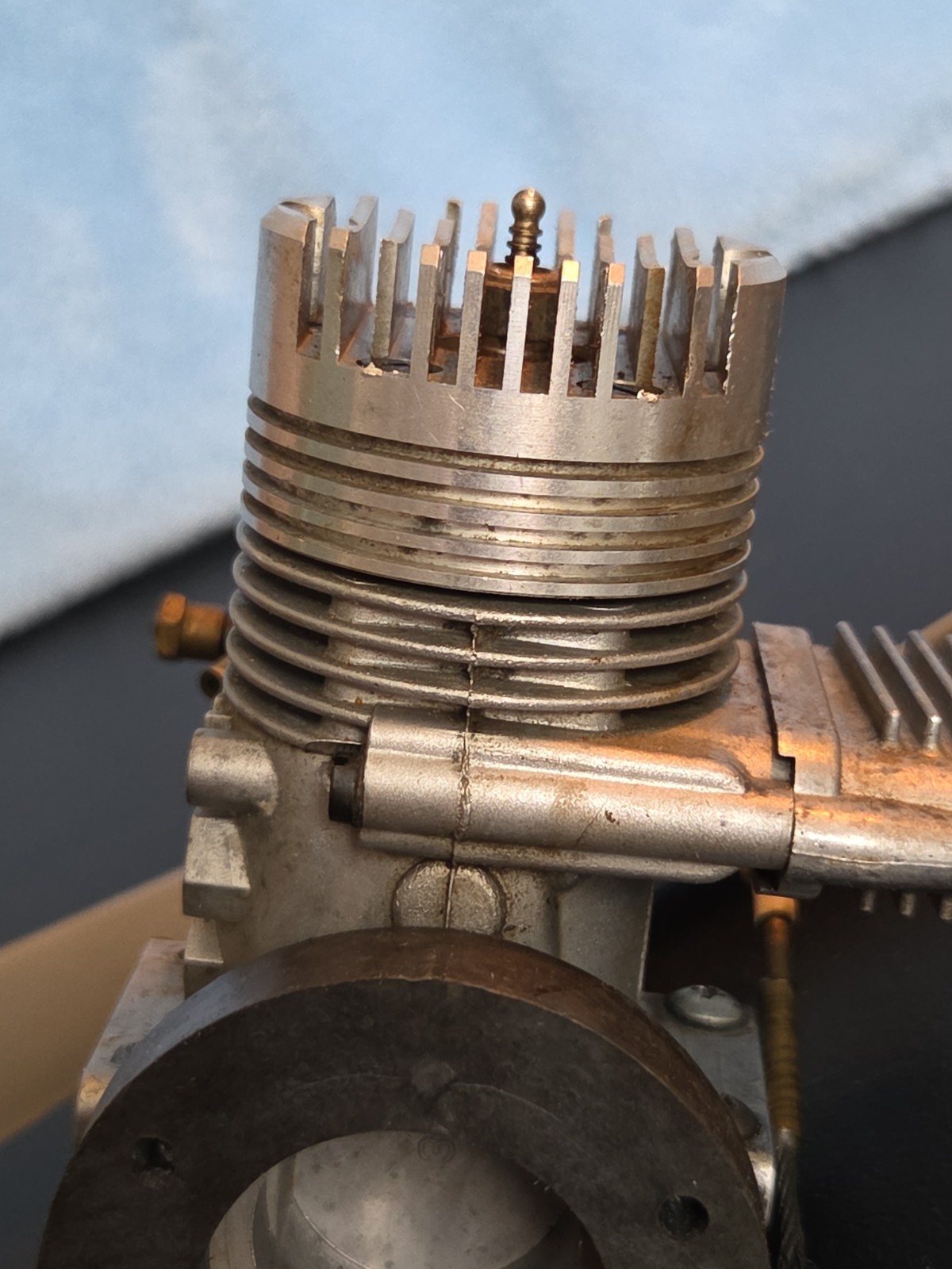 Como .40 S SCH (Schnürle ported) two-stroke RC glow engine. Untested. Good Comp