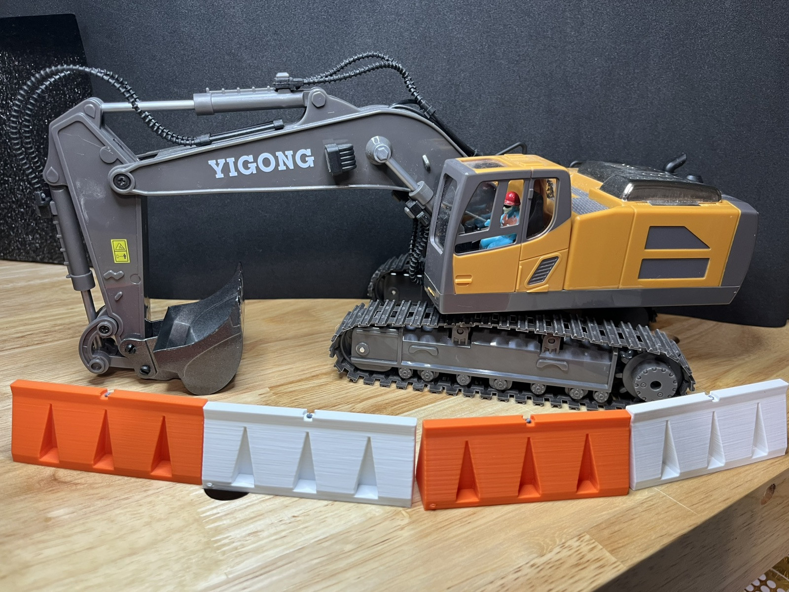 1/24 Scale Road Barriers (8pcs)