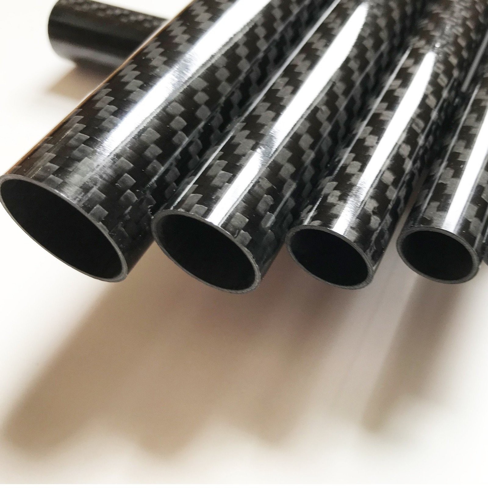 (1) Carbon Fiber Tube – 20mm x 18mm x 500mm – 3K Twill High Gloss – (1) Tube