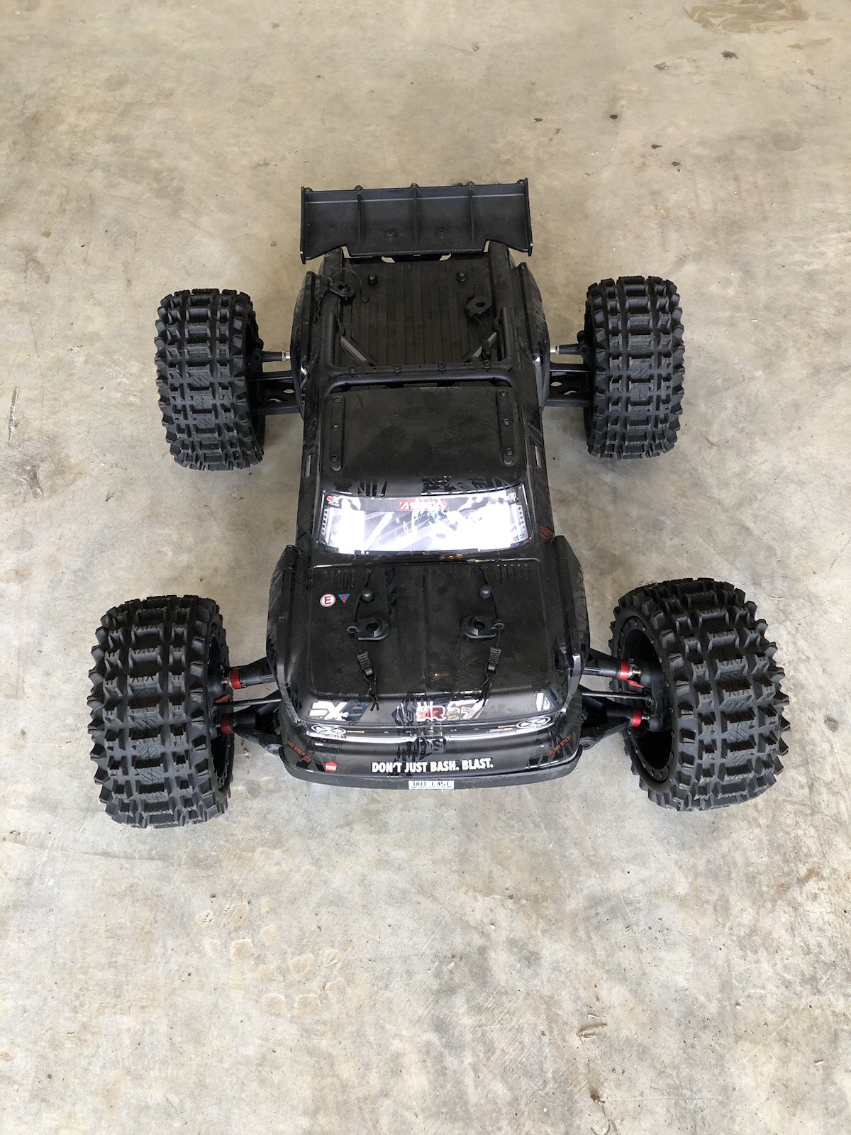Outcast 8s With 2-4s batteries(8100Mah) and transmitter