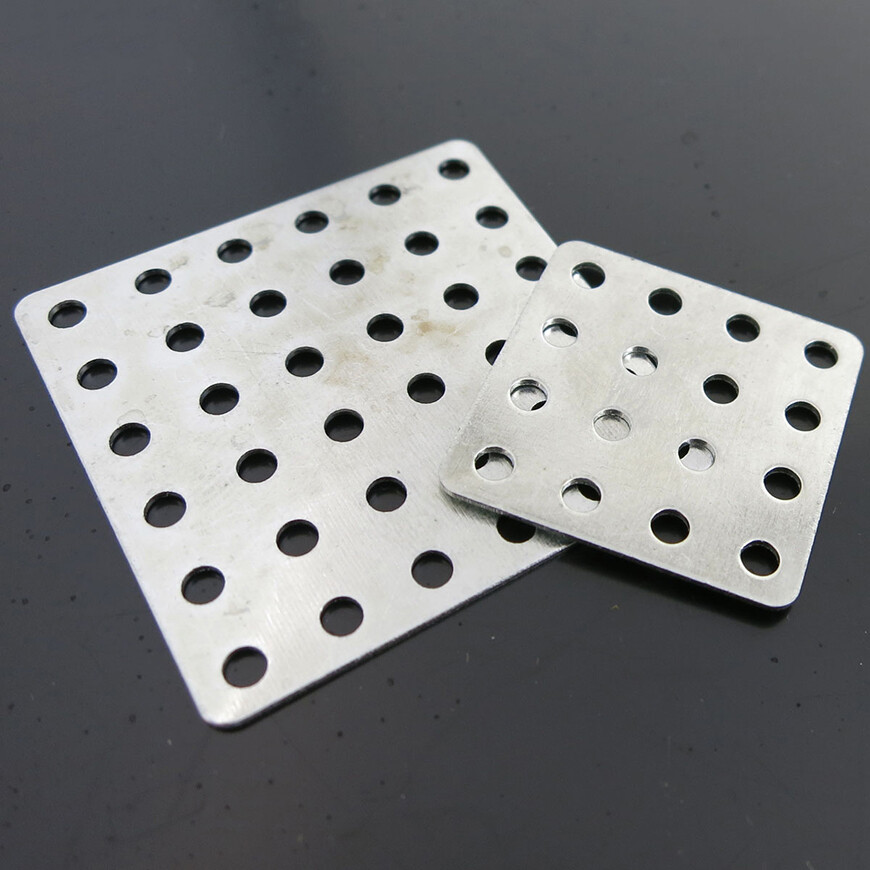 15-30mm Iron Sheet Metal Square Plate Panel (2.05mm Hole) Perforated Mesh Plate