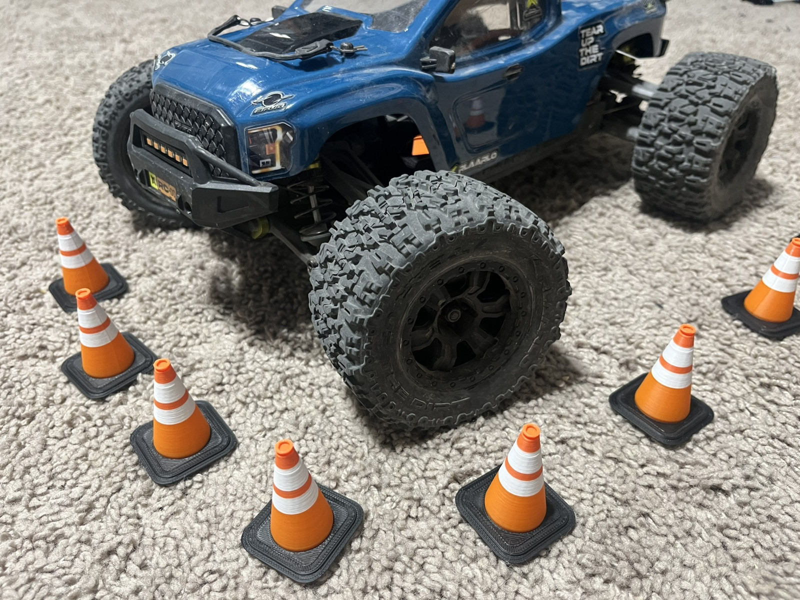 1/10 Traffic Cones (8pcs)