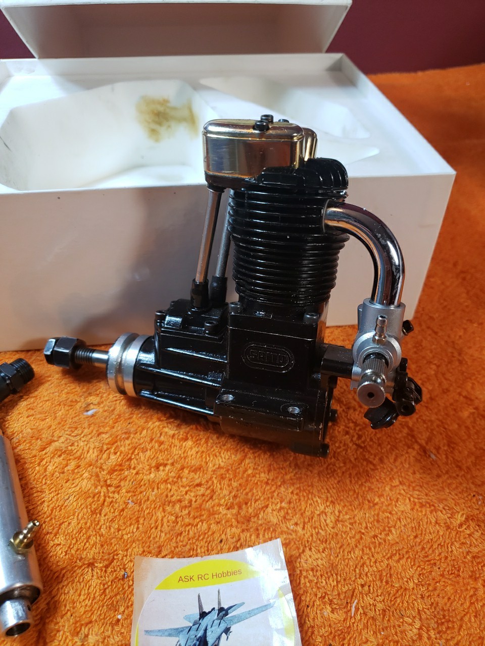 Saito Engine – Saito FA-100 GK four stroke RC Motor – Golden Knight 100 Motor