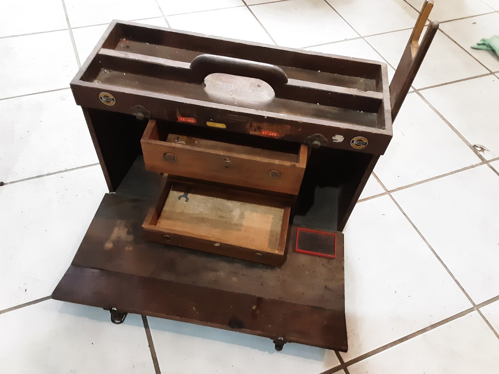 Vintage RC Field Box Stained Wood. Solid Box 21″ L , 8″ W , 13″ Tall. Nice Shape