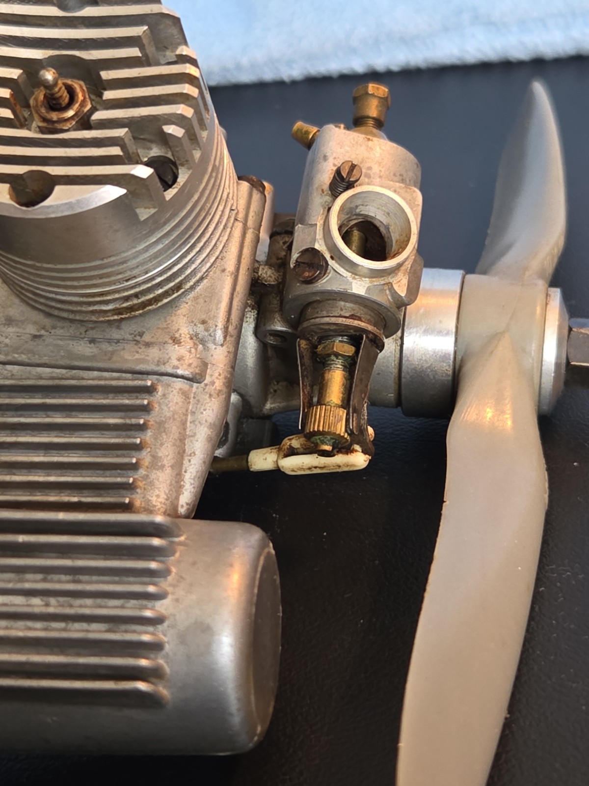 Como .40 S SCH (Schnürle ported) two-stroke RC glow engine. Untested. Good Comp
