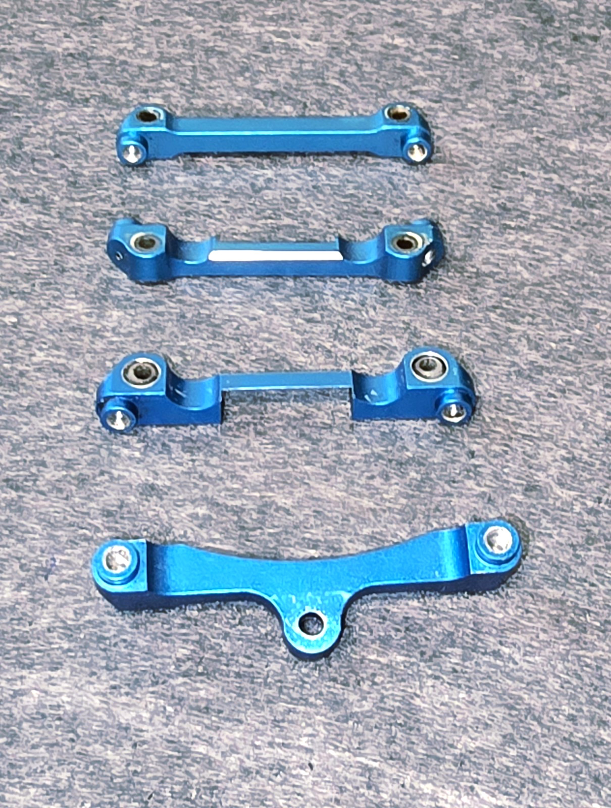 Vintage Associated TC3 Blue Aluminum Front & Rear Suspension Arm Pin Mounts RARE