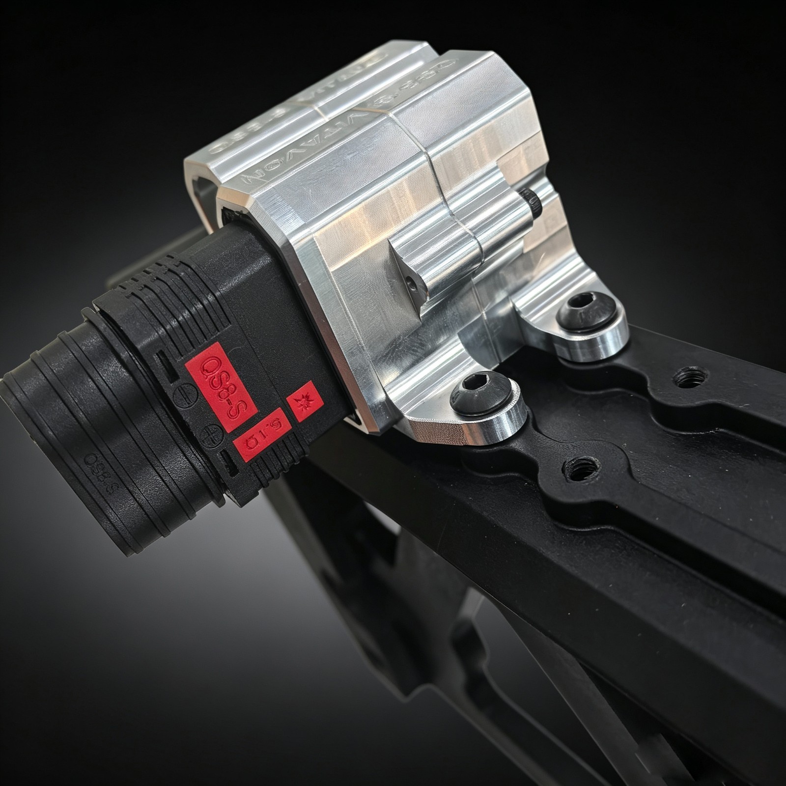 VITAVON CNC Alu7075 QS8-S Plug Mount For Losi 5ive-T E 3.0 1/5
