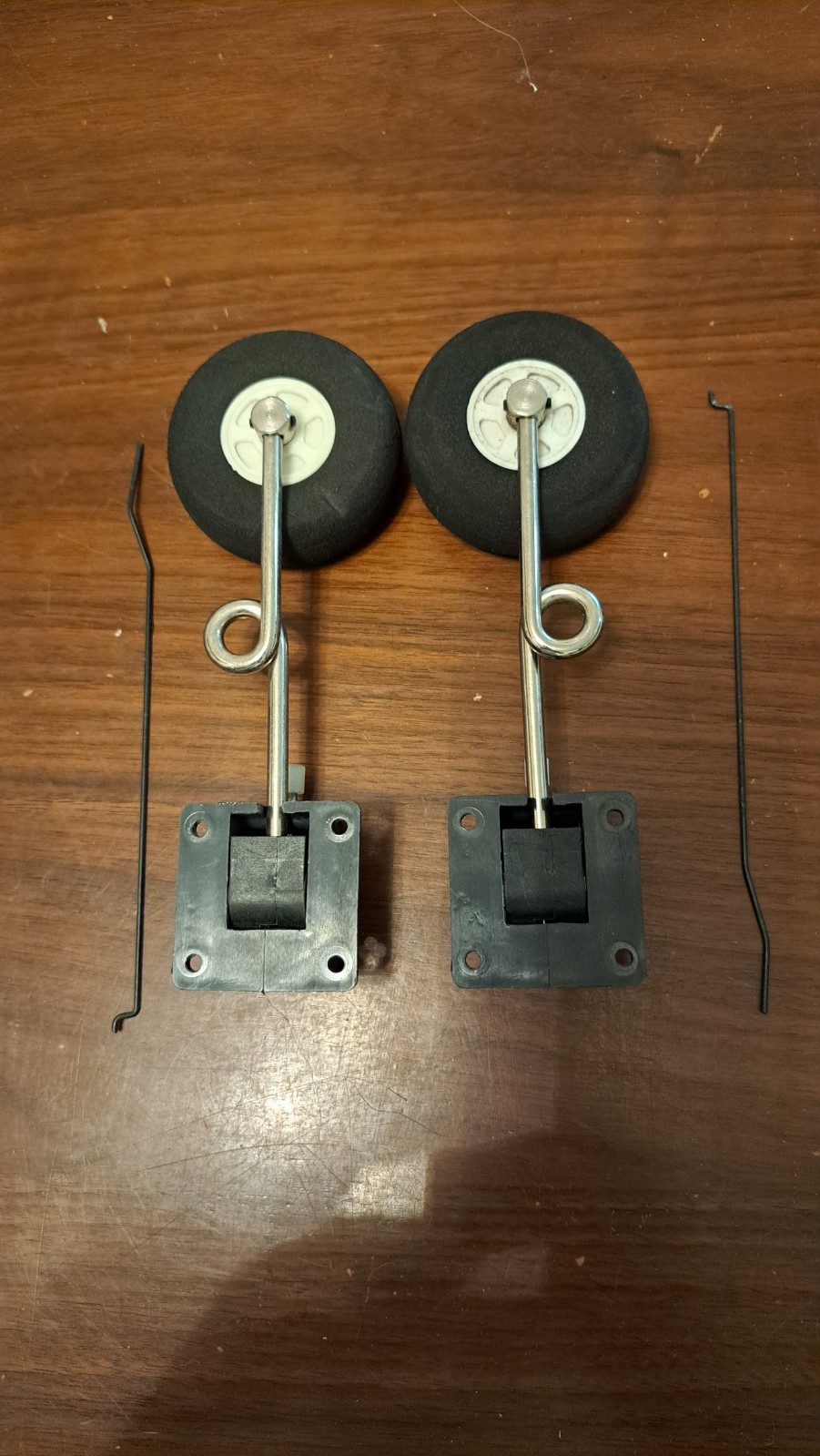 Great Planes 46 size mechanical retracts